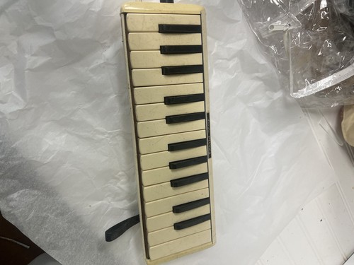 Vintage 1960's  Pianica 25-note Melodica   Made in Japan