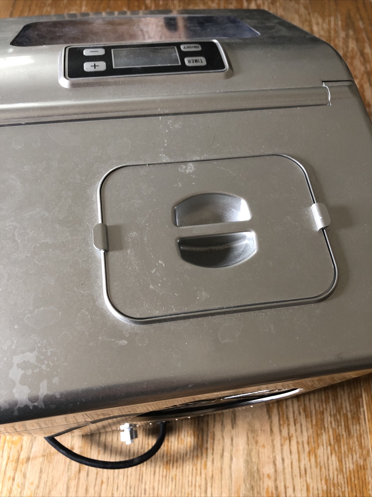 Frigidaire Countertop Extra Large 40 lbs. Capacity Ice Maker EFIC452SS