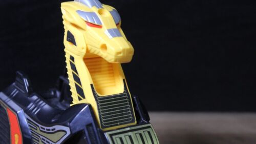 Yellow Griffin Thunder Zord Vintage Power Rangers 1993 Bandai Megazord Leg Part - Picture 7 of 10