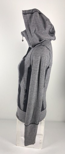 Lululemon Womens 4 Stride Jacket Nylon Blend Stretch Gray Thumbholes Striped Zip - Picture 2 of 12