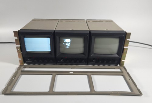 Panasonic WV-5200BU 3× 5" Rackmount CRT B/W Video Monitors - 1 Working & 2 Parts - Picture 2 of 7