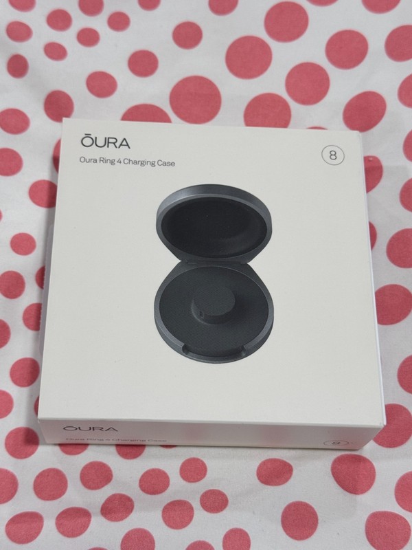 Oura Ring 4 Portable Charging Case by Oura - (Holds 5 charges!)  SIZE 8