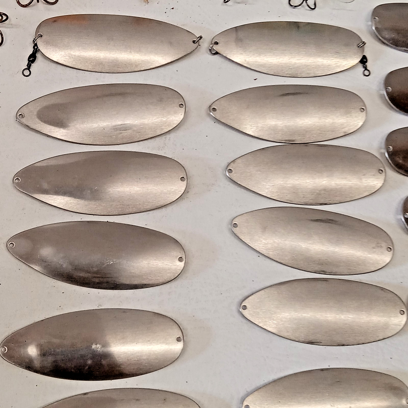 TACKLEBOX FULL OF 41 LARGE CUSTOM SPOONS 4 LURES DARDEVLE & MORE MUSKY PIKE - Image 6