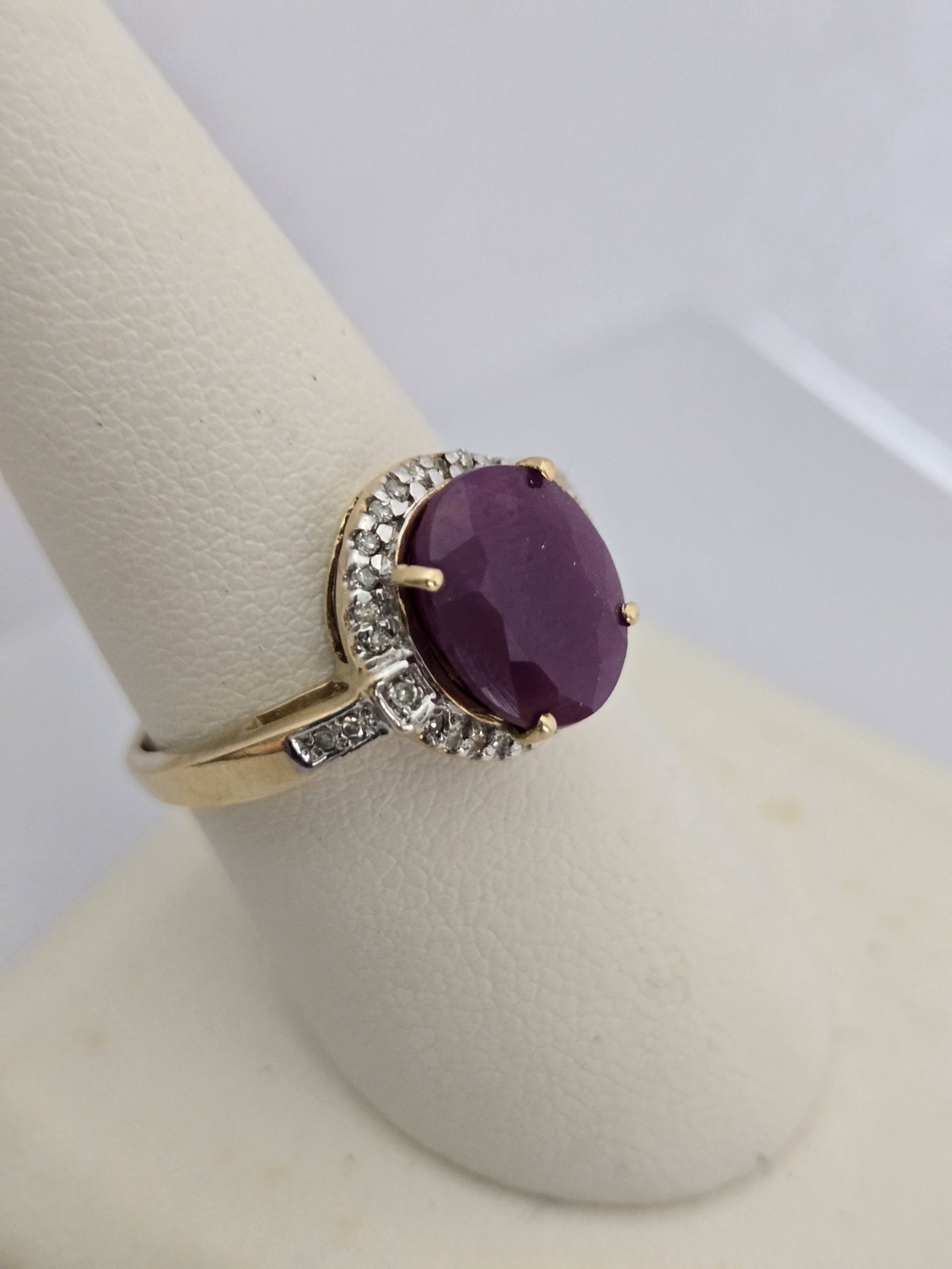 Ladies Solid 10K Yellow Gold  Ruby And Diamond Ri… - image 4