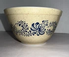Pyrex Homestead Bowl 401   750 ml. Good Used Condition