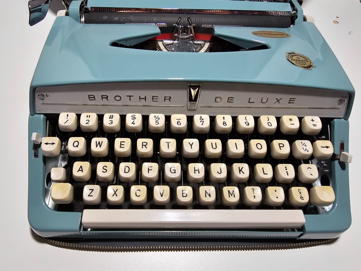 Typewriter vintage brother deluxe - (T-0091) | eBay