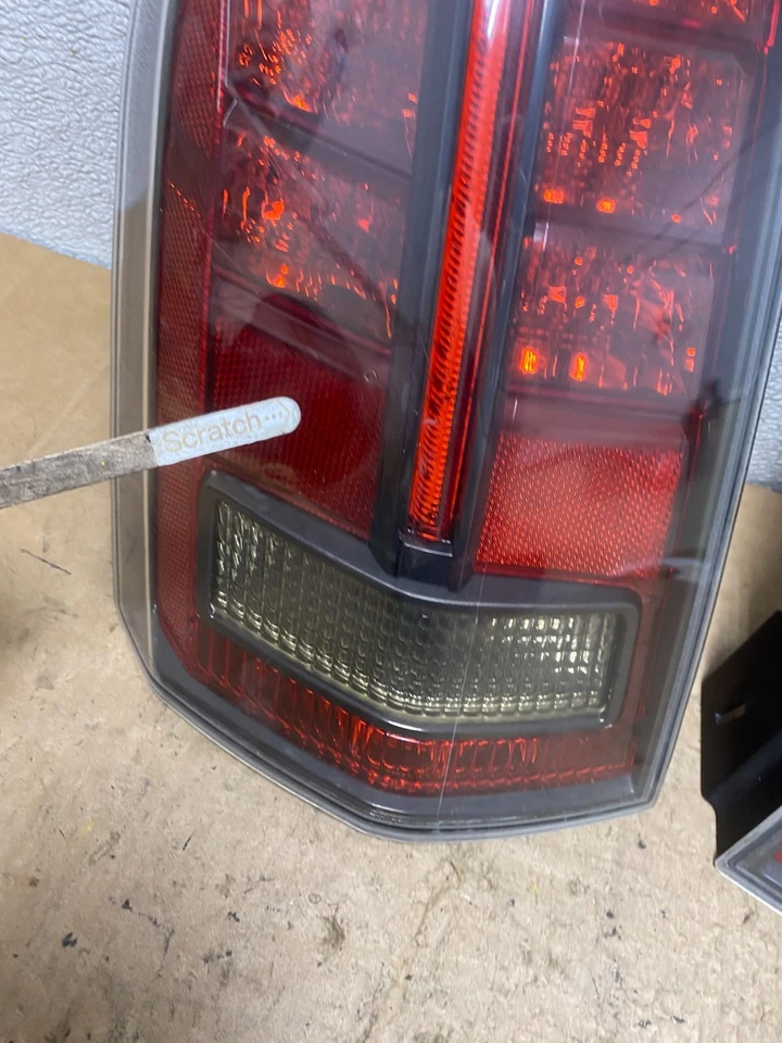 Juego de luces traseras LED negras laterales izquierda+derecha Chrysler 300C 2013-2014 T5386 DG Foto 4 de 4