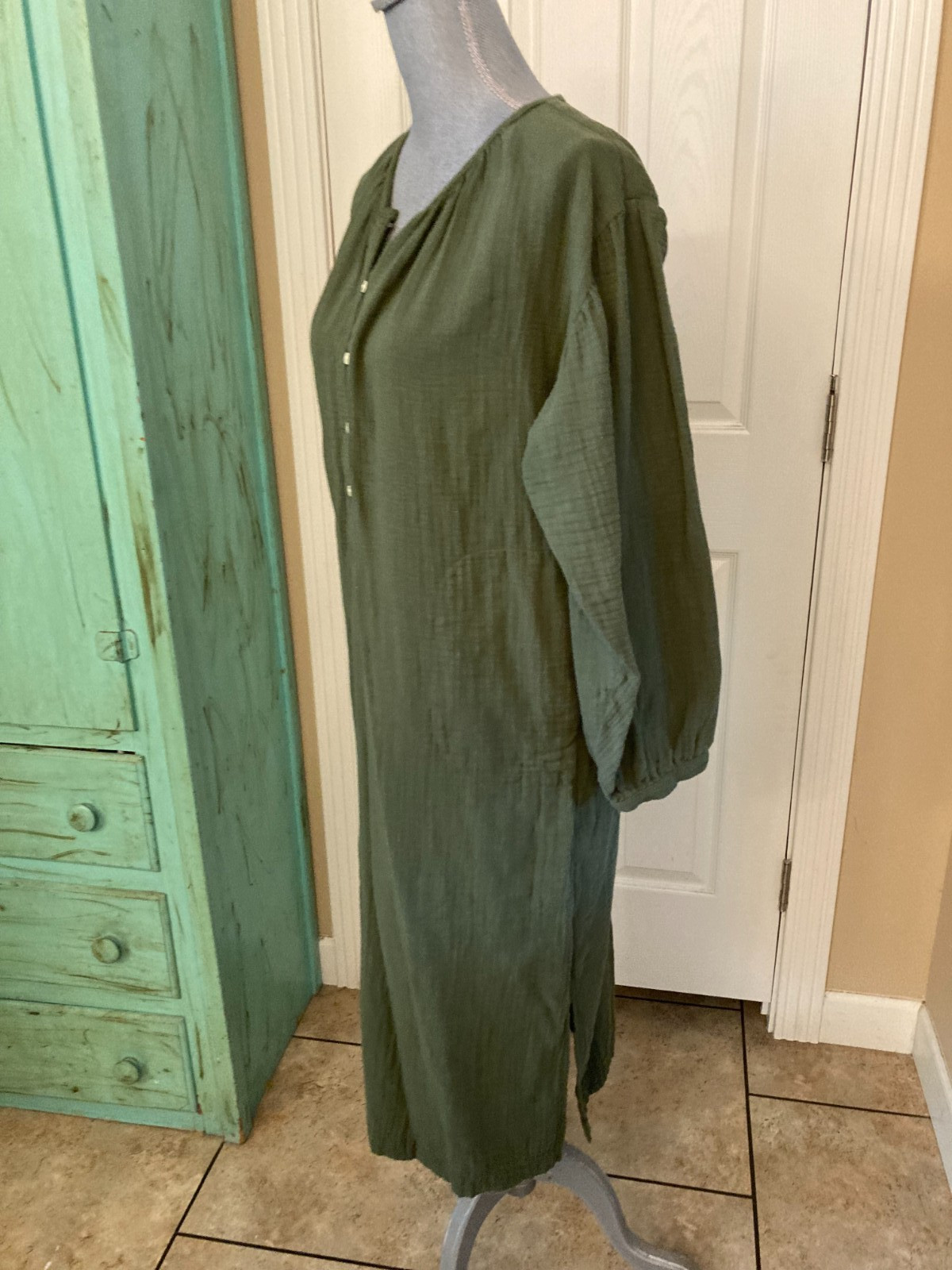 UNIVERSAL THREADS, LONG SLEEVE, BUTTONED, SHIFT L… - image 4