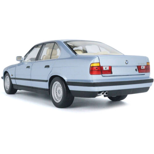 Minichamps échelle 1/18 modèle de voiture moulé sous pression 1988 BMW 535i (E34) bleu clair métallisé - Photo 1/5