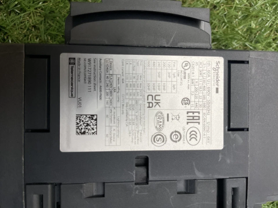 Schneider Electric CONTACTEUR ELECTRIQUE/TELEMECANIQUE LC1D40A 40 AMP AC3 - Photo 3/3