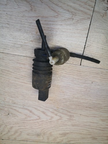 Scheibenwaschpumpe Wischwasser Pumpe VW Golf IV 4 Fox Seat Ibiza  1J6955651