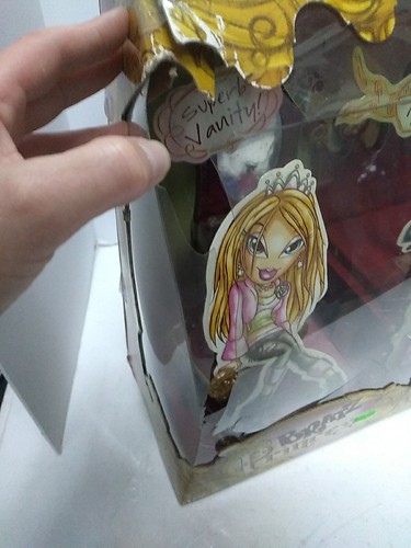 Bratz PRINCESS Doll BEDROOM COLLECTION Sealed SUPER RARE VHTF red gold furniture - Picture 6 of 8
