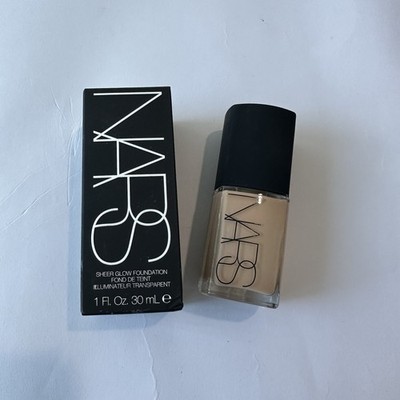 Nars Sheer Glow Foundation Shade Vanuatu 