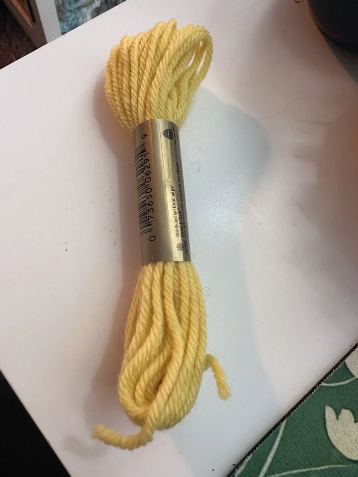 Anchor Tapestry Wool (Tapisserie) - 10m Skein - Shade No. 08016 Yellow - Image 3 of 4