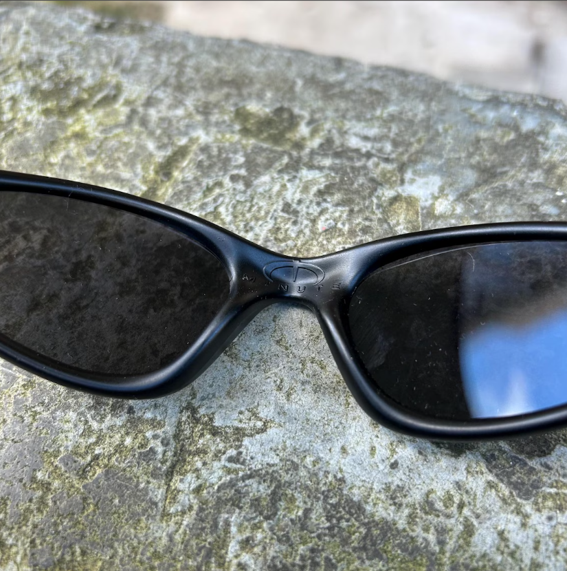 Vintage Oakley Minute Sunglasses Black Frame Black Lenses Y2K