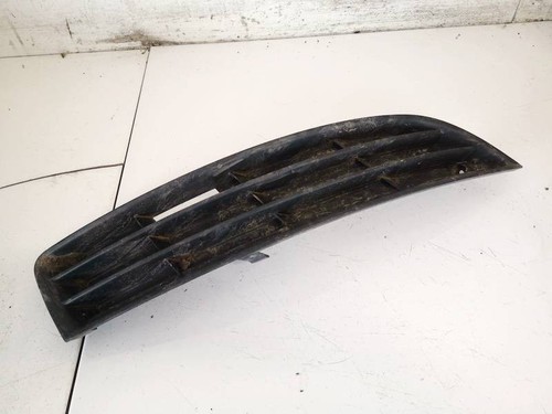 3c0853666a Stoßstangengitter vorne rechts  Volkswagen Passat DE2386369-17