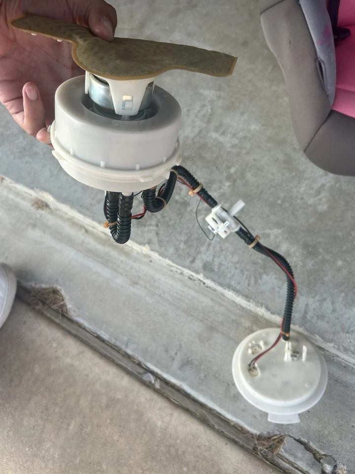 2011-2017 BMW 535I GT XDRIVE - In-Tank FUEL PUMP Assembly 7341301 - Image 2 of 3