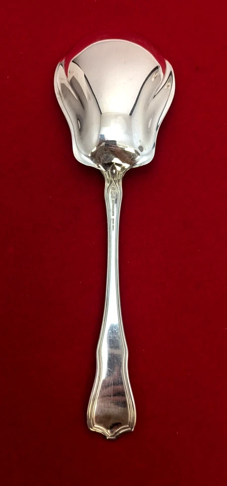 Cuchara de bayas Vine by Gorham de plata de ley de 8-5/8"" con cuenco lavado de oro Foto 2 de 3