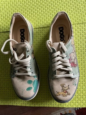 Besondere Halbschuhe für Hundefans von DOGO in 37