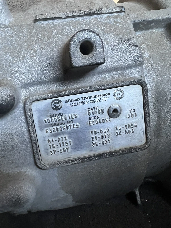 Silverado 2500 8.1 Allison 2003 funcionando transmisión de gas solo selección local Foto 3 de 3