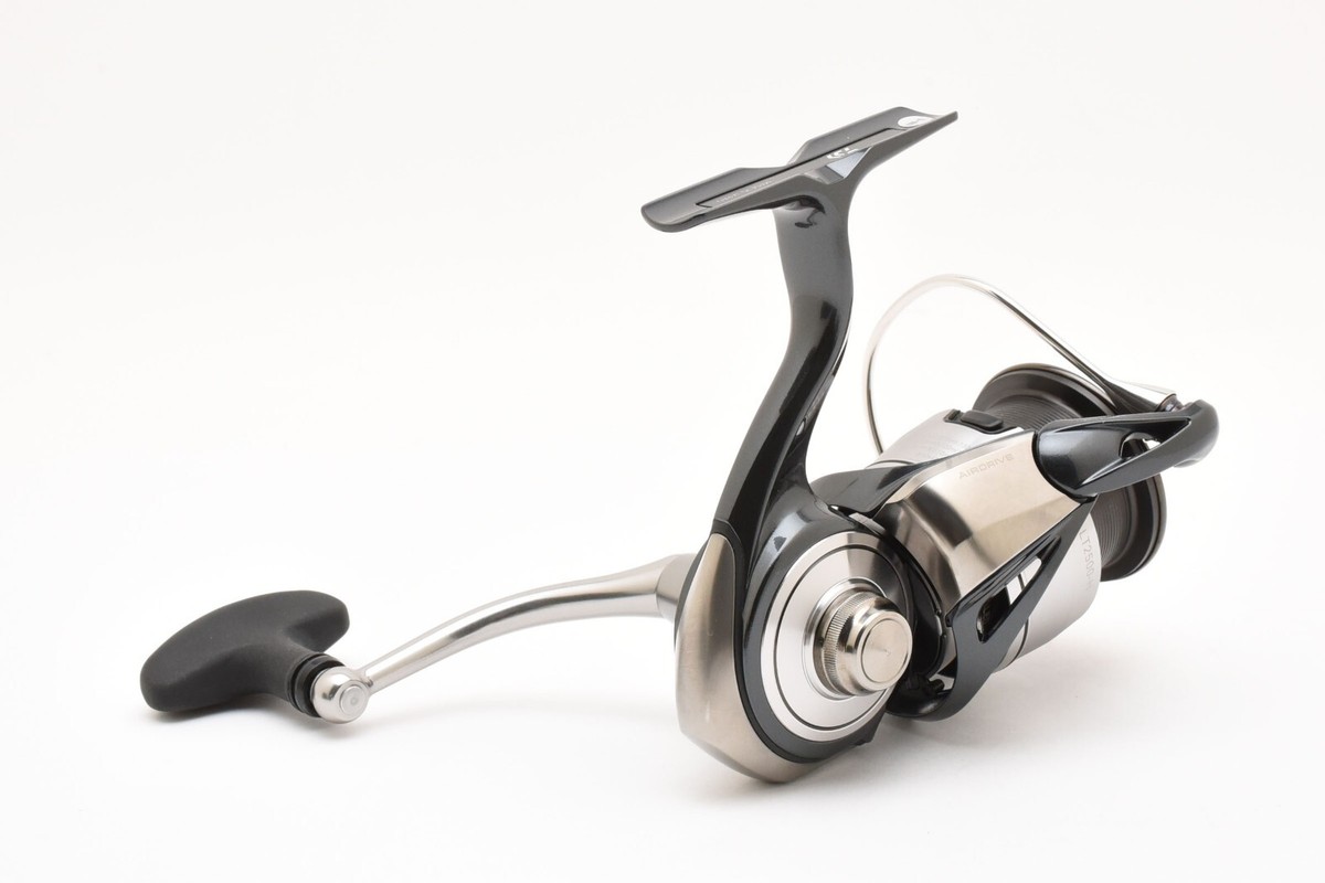 Daiwa 24 Certate LT 2500-H Spinning Reel Near Mint from JAPAN