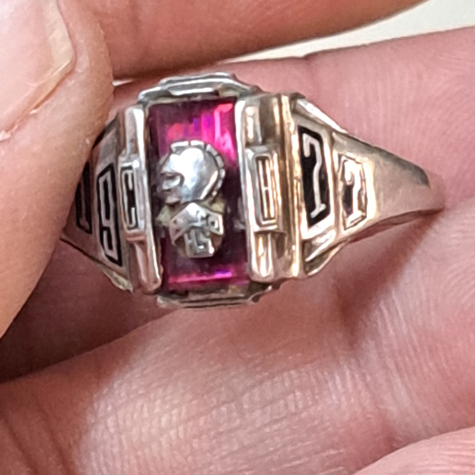 VINTAGE CLASS RING 1977 RED LUCITE STONE JOSTEN STER… Gem