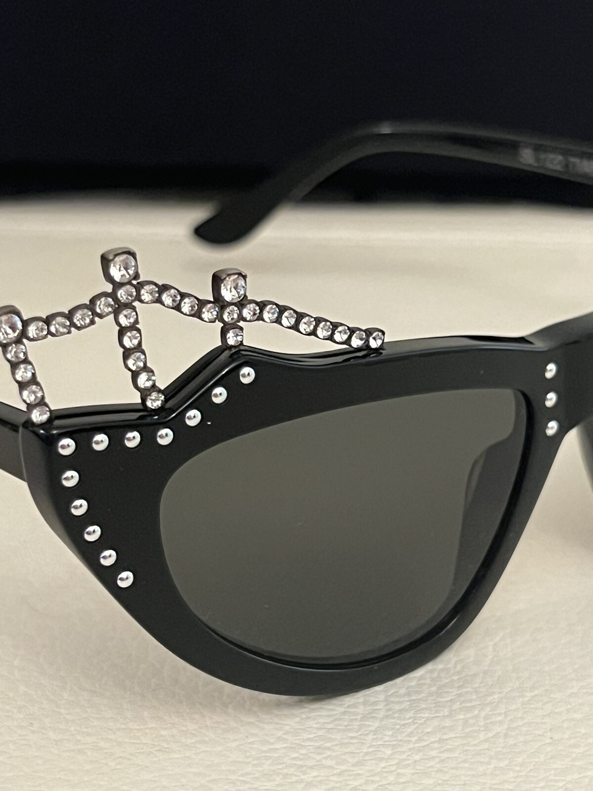 YSL Saint Laurent Occhiali da sole occhi di gatto nero grigio SL122 cristallo tiara
