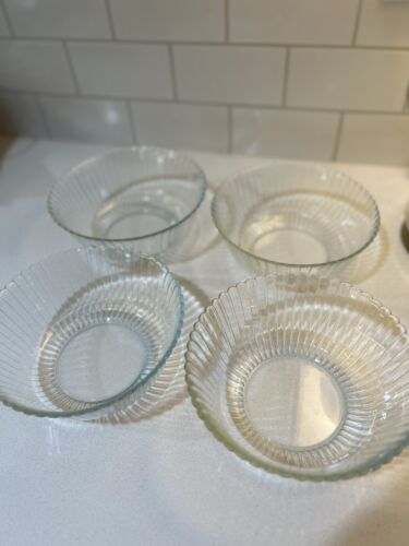 "Lote de 4 ensaladeras verticales de vidrio óptico Arcoroc vintage de 7"" hechas en FRANCIA" - Imagen 1 de 8