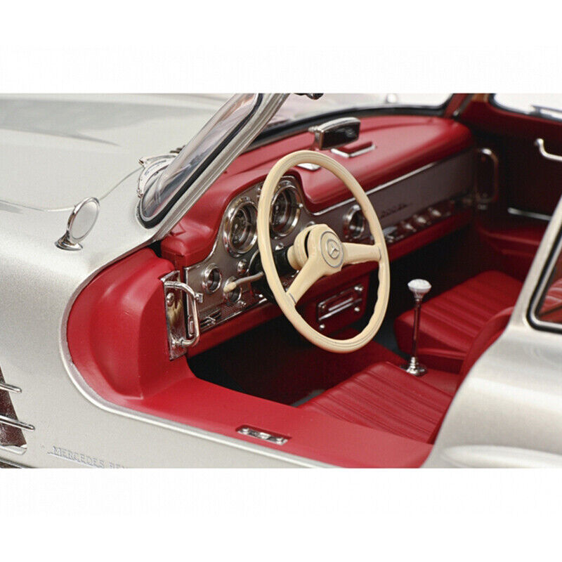 Schuco 1:12 Scale Mercedes-Benz 300SL W198 Silver Diecast Schuco 1:12 Scale Mercedes-Benz 300SL W198 Silver Diecast