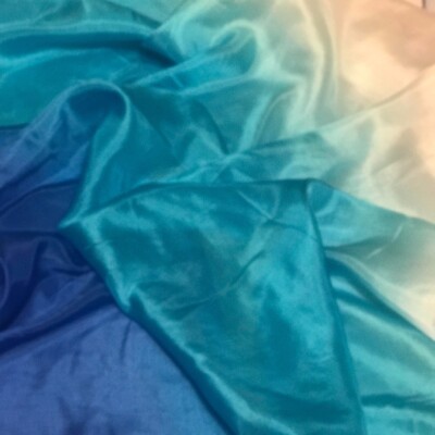 100% hand dyed silk-River.  100 % seda teñida a mano-River