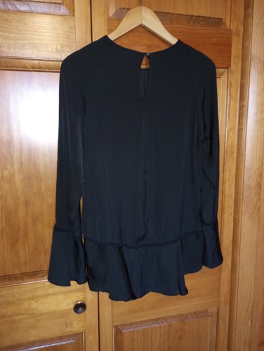 Blusa de crepé Peplum negra Mossimo XS encaje, brazos con volantes, cintura ojo de cerradura espalda nueva sin etiquetas - Imagen 12 de 24