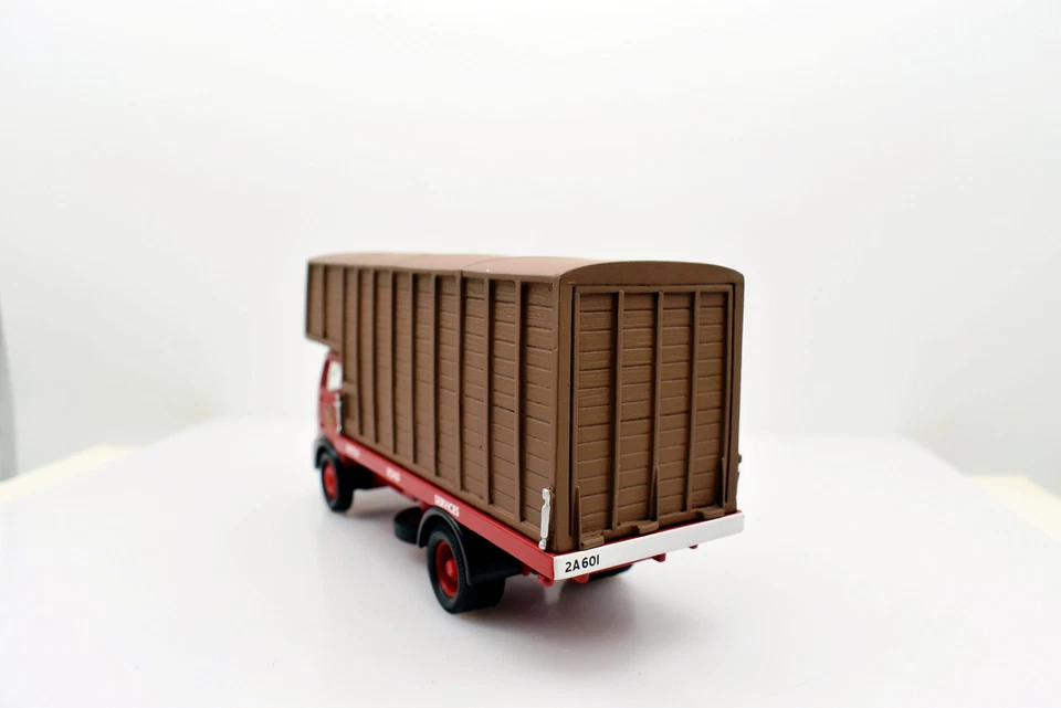 Modellino Camion scala 1:50 Austin cattle truck modellismo statico Corgi diecast - Immagine 4 di 4