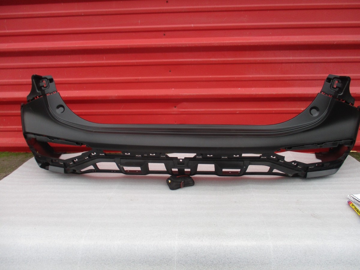 u♡ 2020,2021,2022 Hyundai SE/SEL Venue Rear Lower Bumper OEM