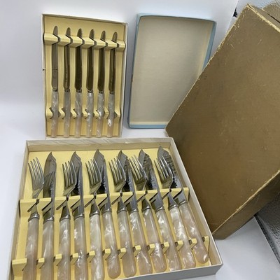 Vintage 12-teiliges Fischbesteck Set mit künstlichem Perlmuttgriff Messer Gabeln verpackt