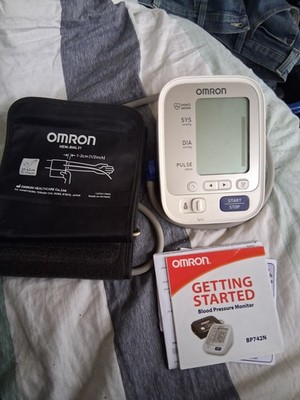 Omron BP742N HEM-RML31 Upper Arm Digital Automatic BP Monitor w/ Cuff