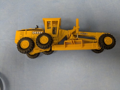 ERTYL 1/50 John Deere 772CH Road Grader Diecast Metal, Pre-owned With Box. - Picture 2 of 9