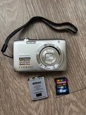 Nikon Coolpix S2800 5X Digital Camera 20.1MP Silver Bundle Fully Tested