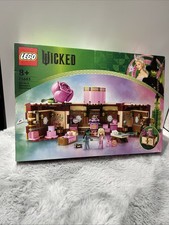 Image of LEGO Wicked 75683 Glinda Elphaba's Dormitory Building Set