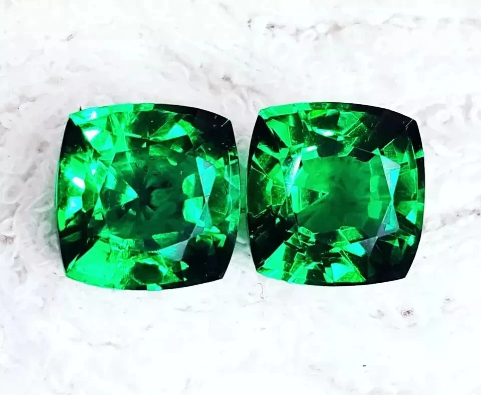 Emerald Pair 20  Ct Cushion Cut Natural Colombian Loose Gemstone CERTIFIED - Image 4 of 4