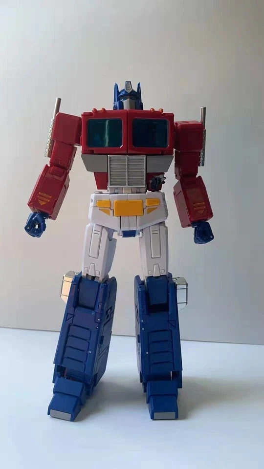 MP-44 Optimus Prime White Leg MP Scale Transformation Toys 4th Party Masterpiece - Image 4 of 4