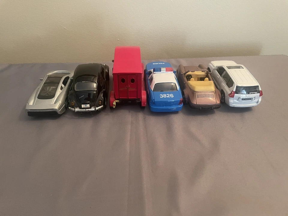 Maisto, Welly, Malibu National Motor Museum Jaguar Xj220 VW Beetle Die cast Cars - Image 2 of 4