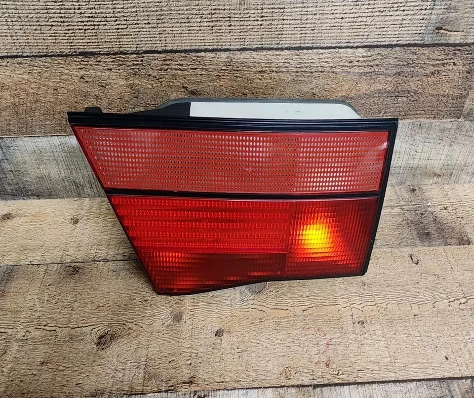 BMW 840i 850i E31 1991-1997 luz trasera izquierda conductor izquierdo - montaje tapa maletero OEM Foto 2 de 2