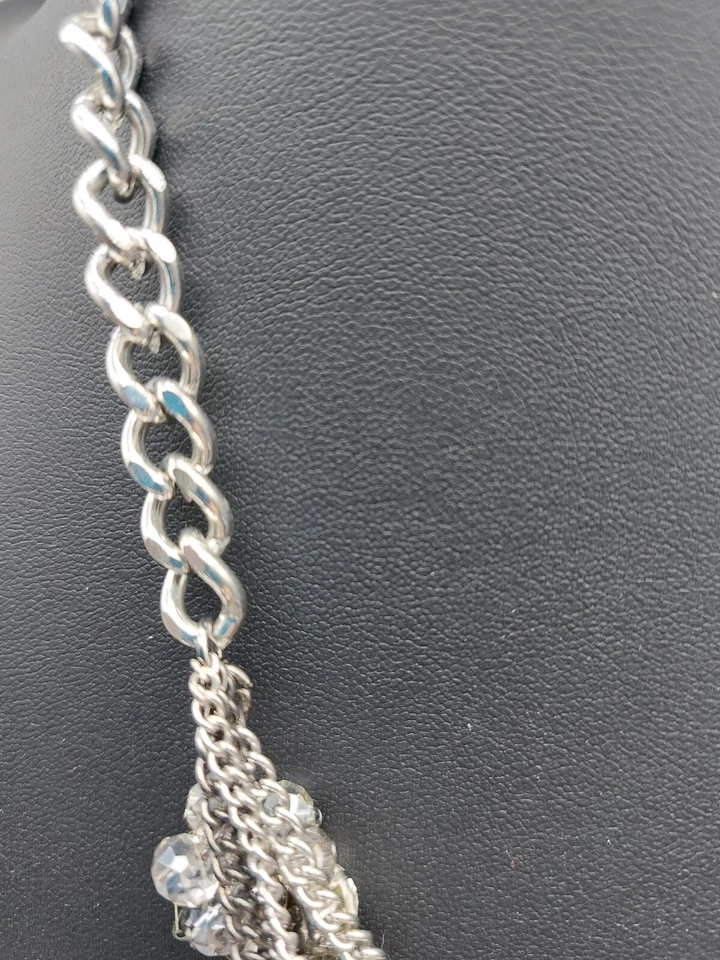 Collar Vera Wang Firmado Cuentas de Cristal Tono Plata Claro y Oscuro Cadenas 21" Foto 3 de 4