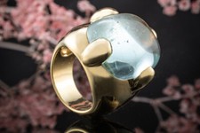 Pomellato Ring Griffe mit imposantem Aquamarin Blau in 750er Gelbgold Schmuck