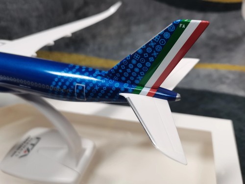 Alitalia Airbus A350-900 1/200 Scale Airplane Model High Quality - Picture 5 of 7