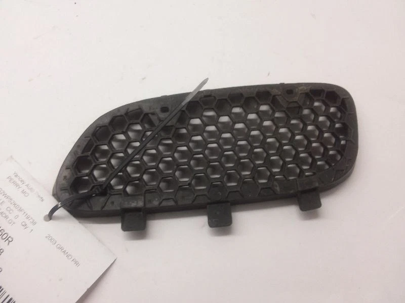 Pontiac Grand Prix 1997-2003 pasajero parrilla derecha empotrada en parachoques Foto 2 de 4