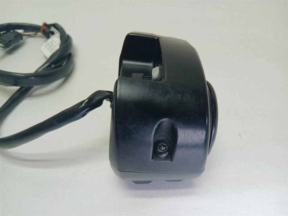 Harley-Davidson 2015 Street Glide Right Hand Control Switches 71500129C - Image 3 of 4