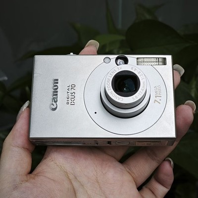 Canon IXUS 70 SD1000 7.1MP 3X Optical CCD Vintage Digital Camera - Silver