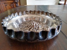 An Antique Victorian Walker and Hall Sheffield Plate Fruit Dish.