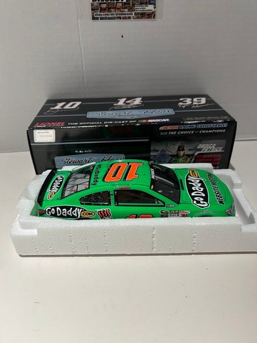 2013 Danica Patrick 10 GoDaddy 1st Cup Series Pole 1:24 Lionel Nascar Diecast - Picture 3 of 5